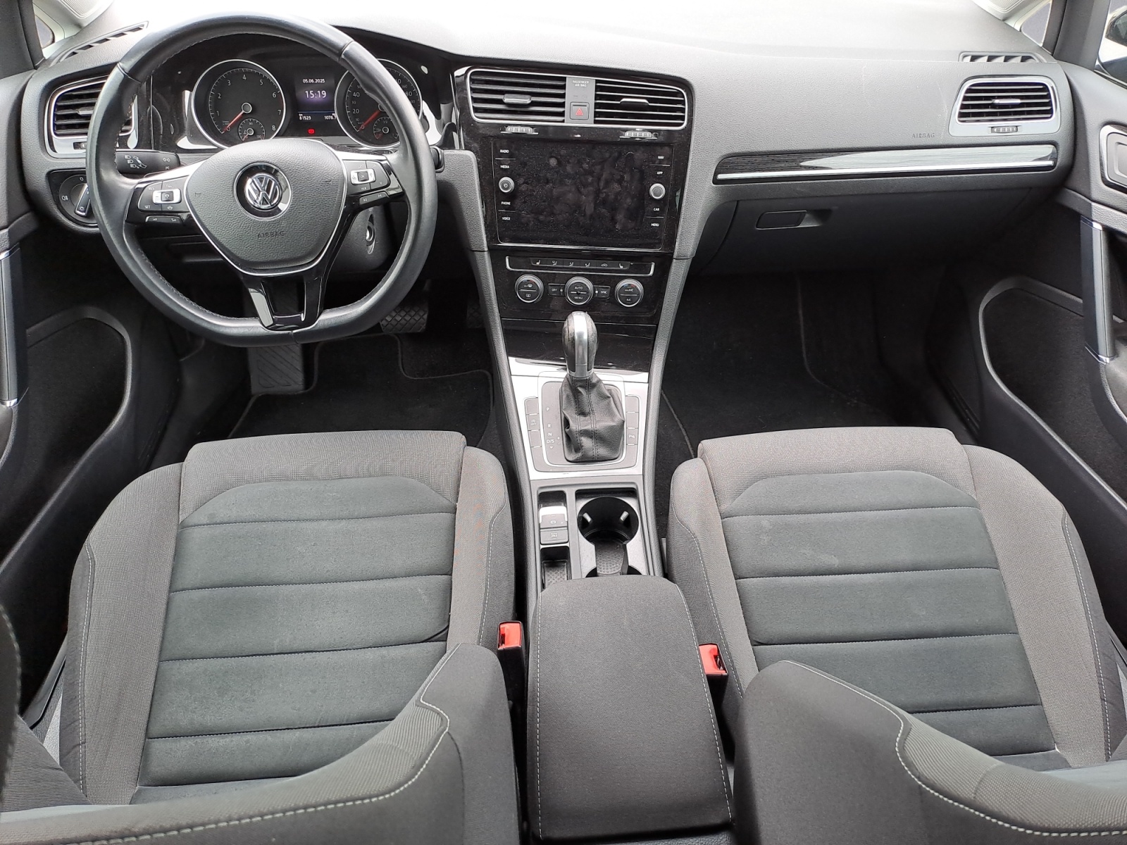 Volkswagen - Golf 1.5 TSI DSG Highline