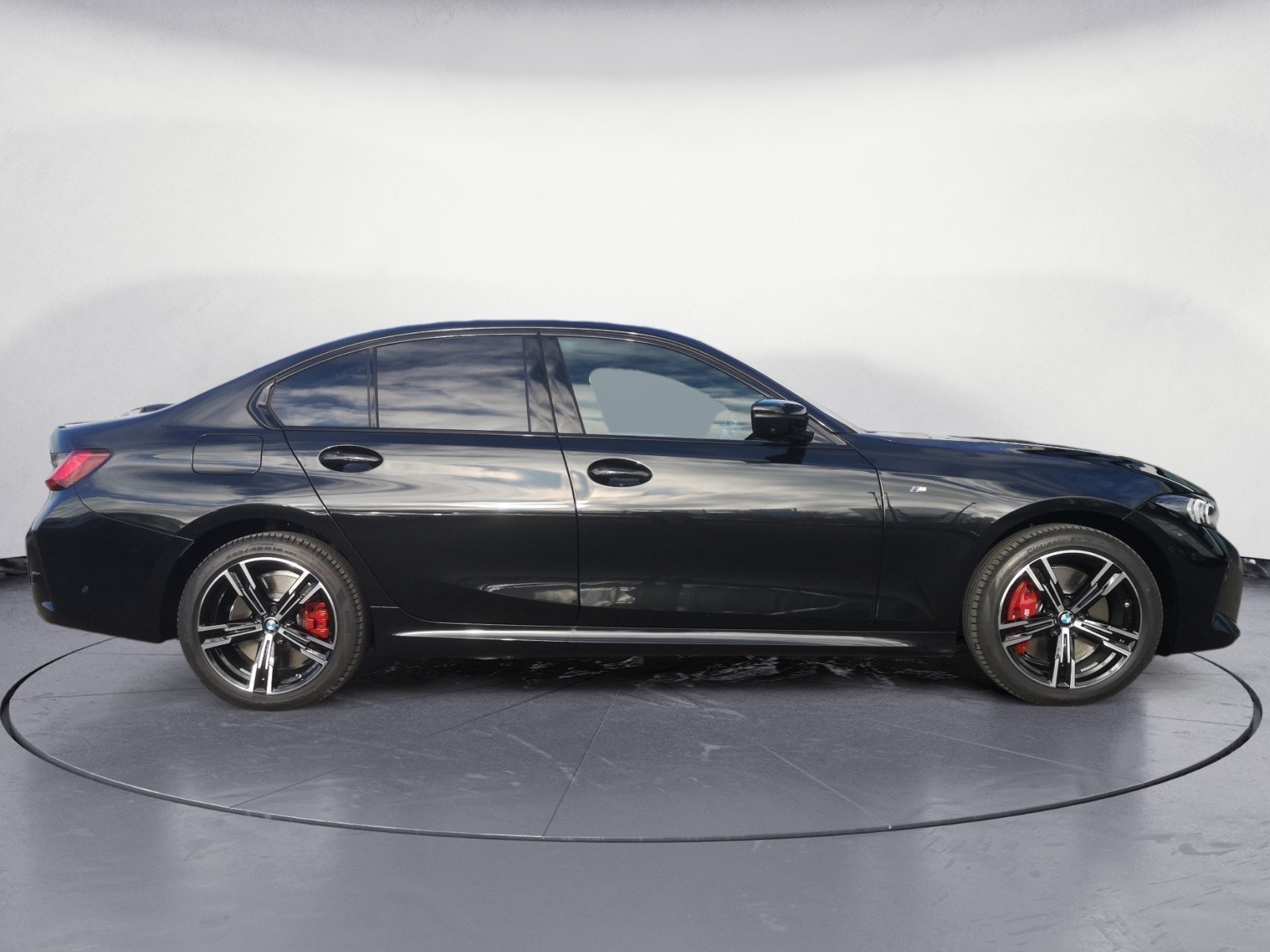 BMW - 330e Limousine