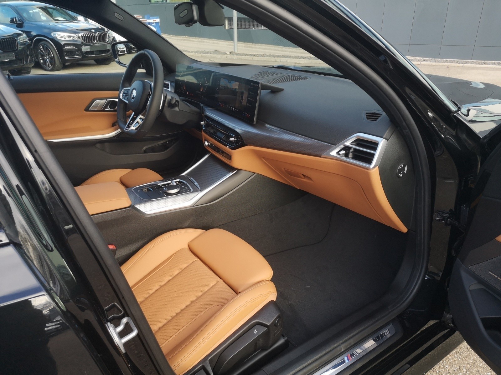 BMW - 330e Limousine