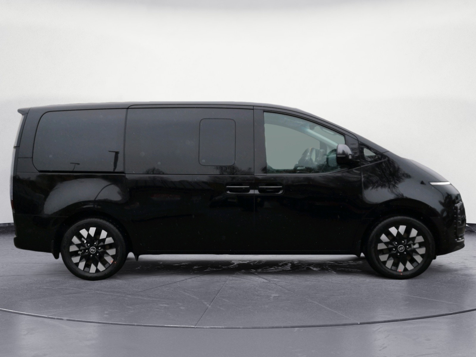 Hyundai - STARIA 7-Sitzer HEV Signature