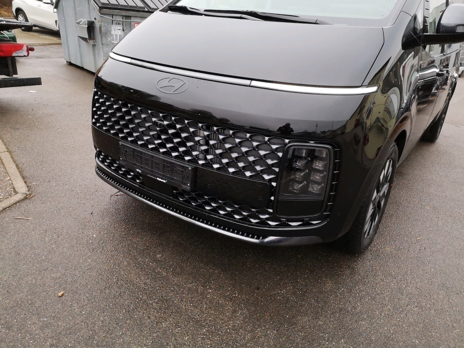 Hyundai - STARIA 7-Sitzer HEV Signature