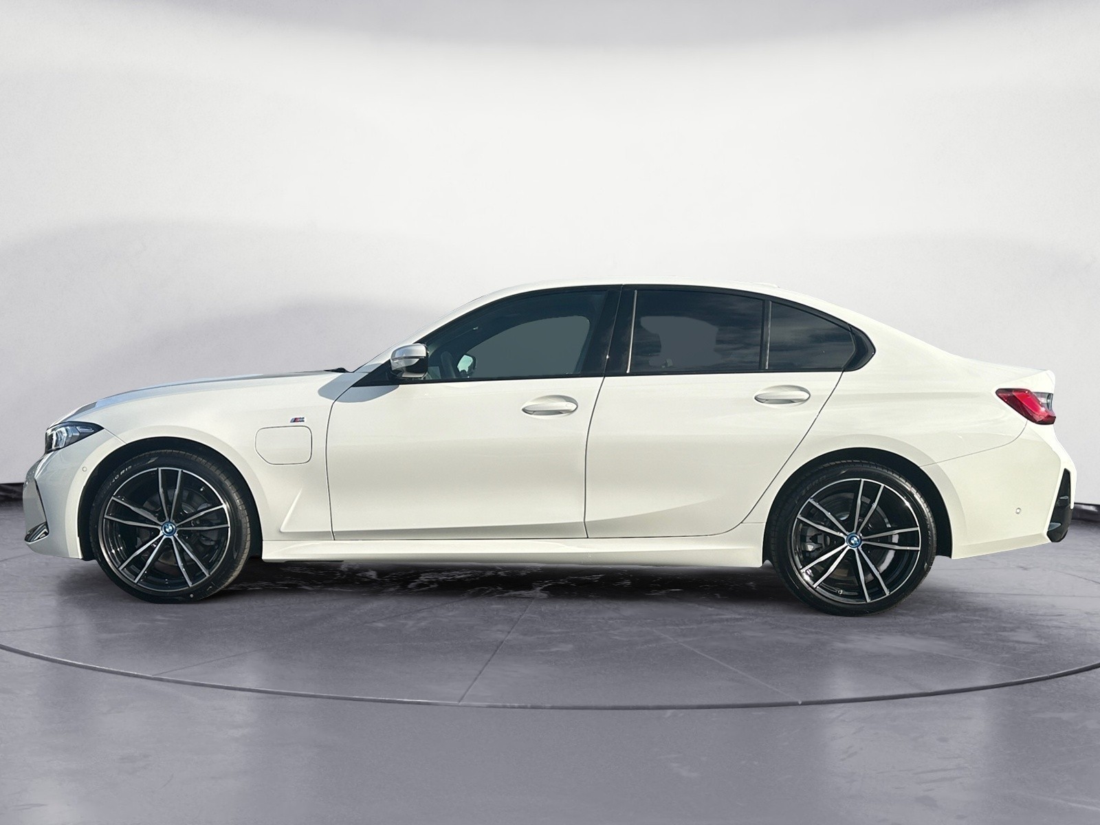 BMW - 330e xDrive Limousine