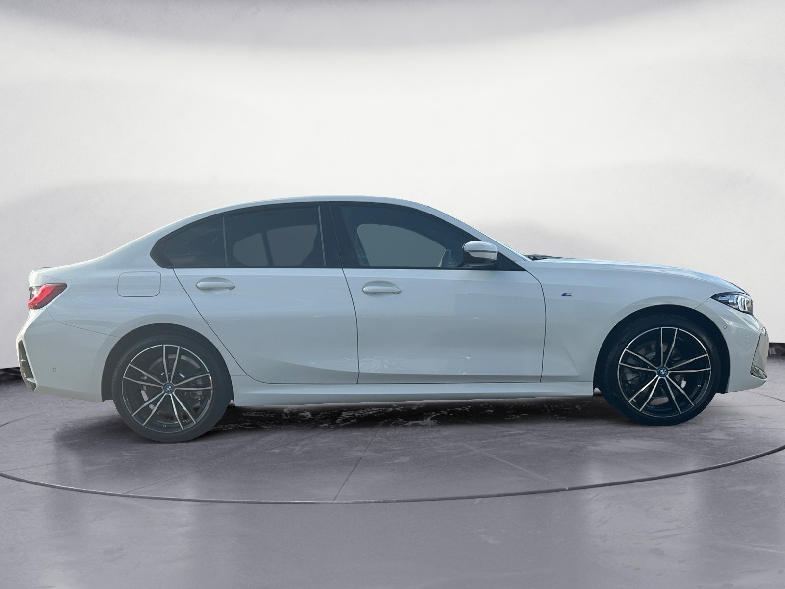 BMW - 330e xDrive Limousine