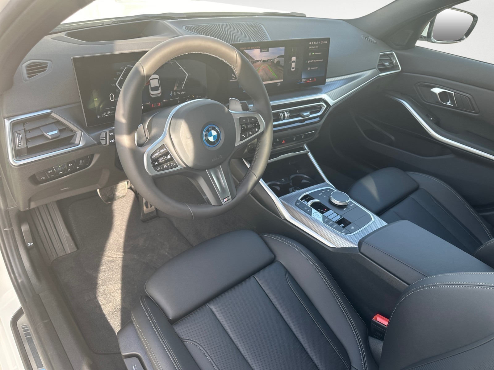 BMW - 330e xDrive Limousine
