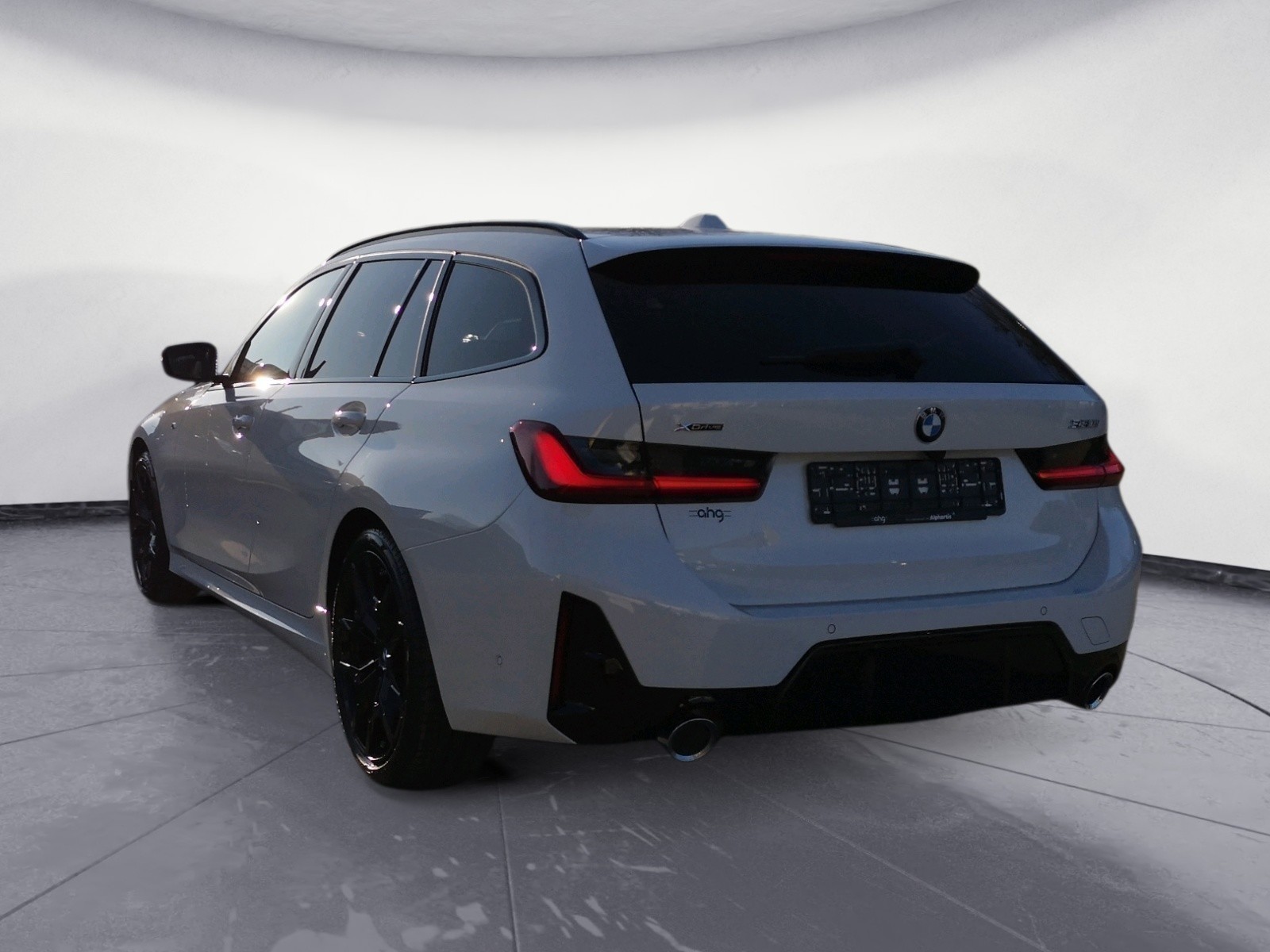 BMW - 330i xDrive Touring