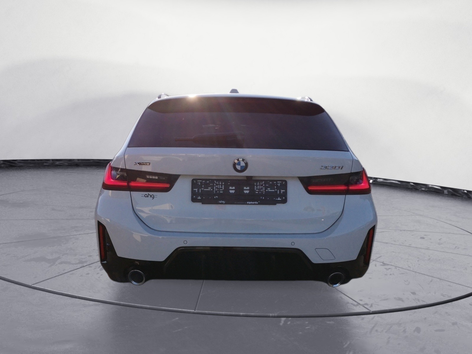 BMW - 330i xDrive Touring