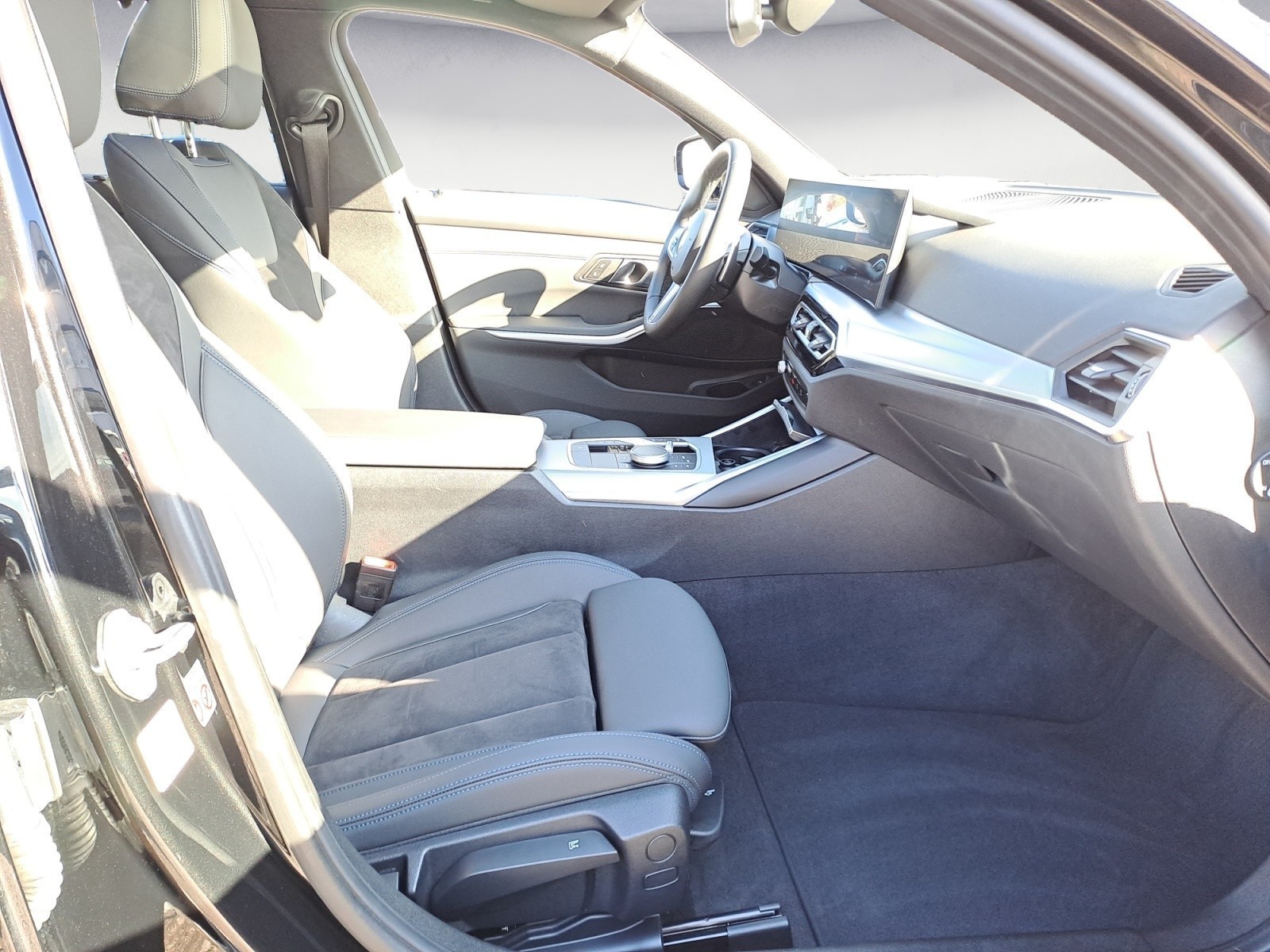 BMW - 330i Touring