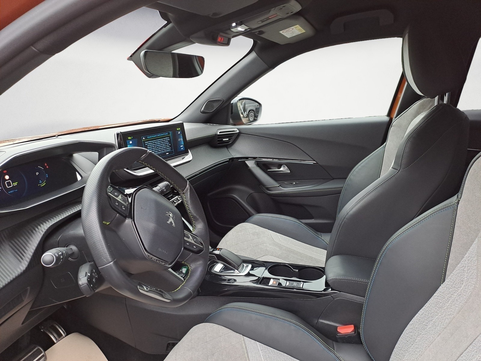 Peugeot - e-2008 136 GT Pack