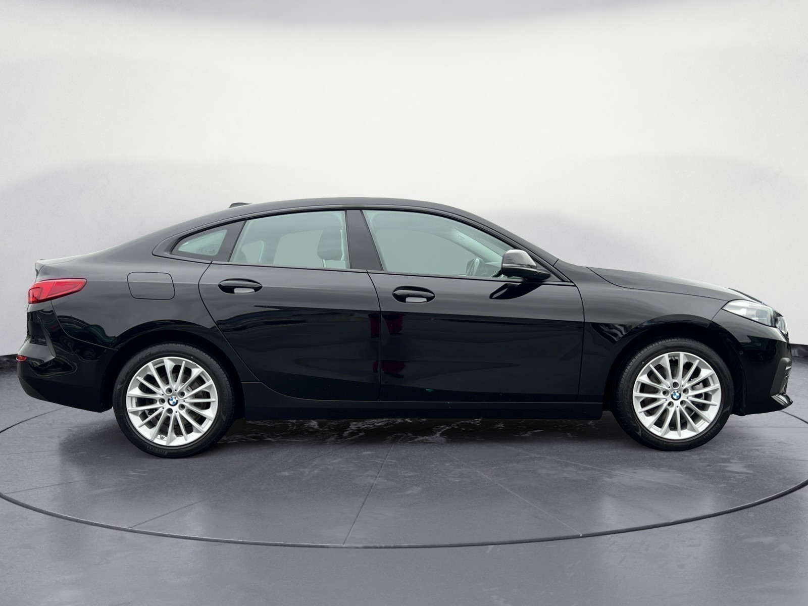 BMW - 218i Gran Coupe Advantage