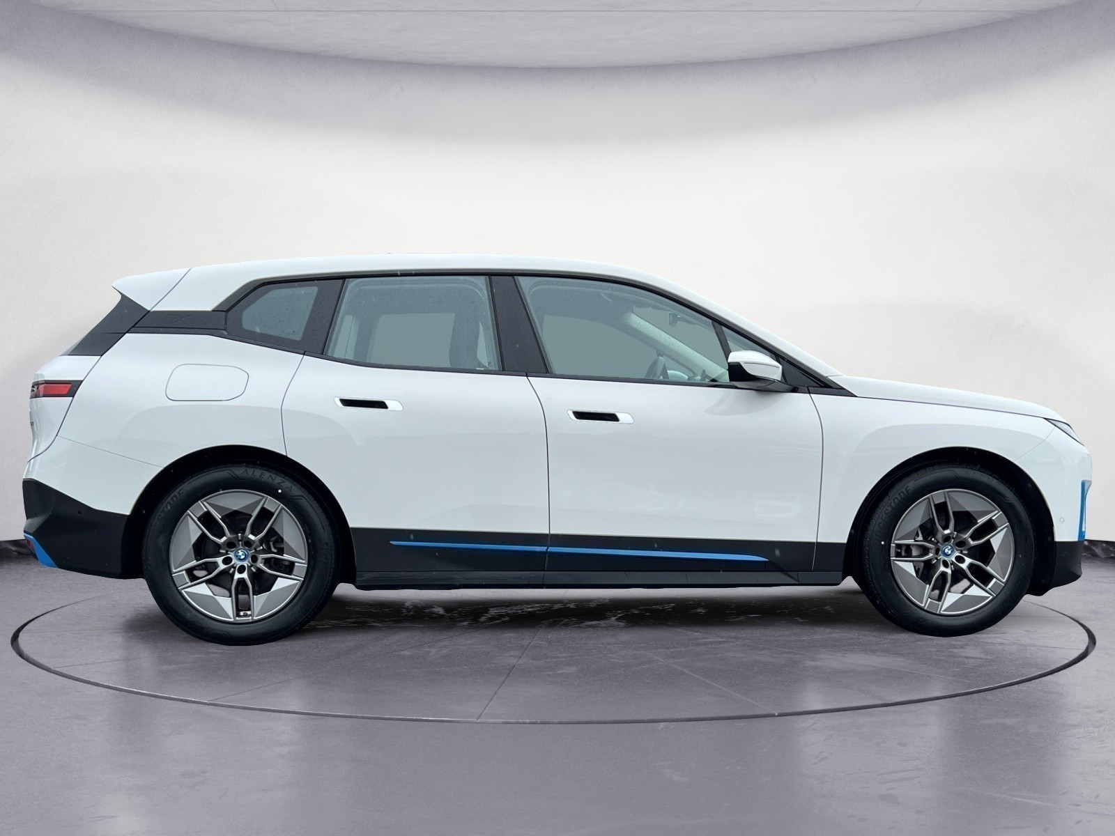 BMW - iX h xDrive50