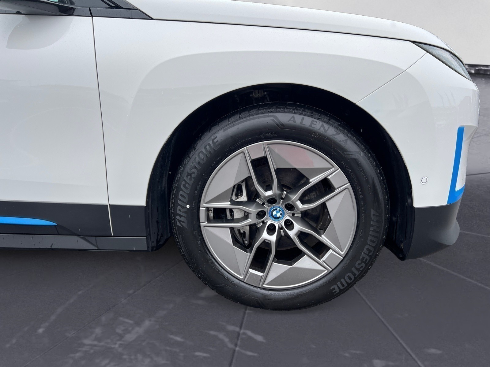 BMW - iX h xDrive50