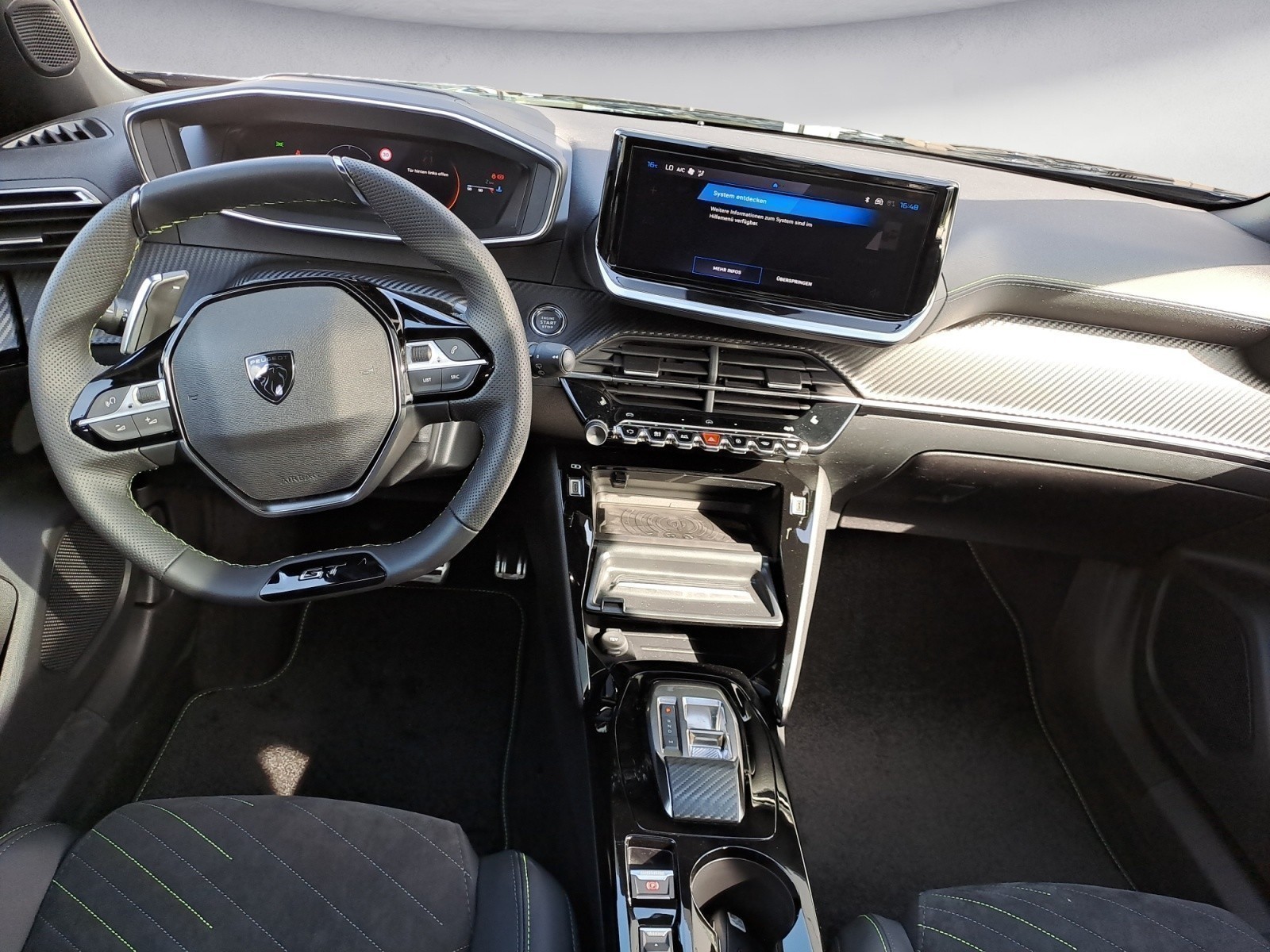 Peugeot - 2008 GT HYBRID 136 e-DSC6