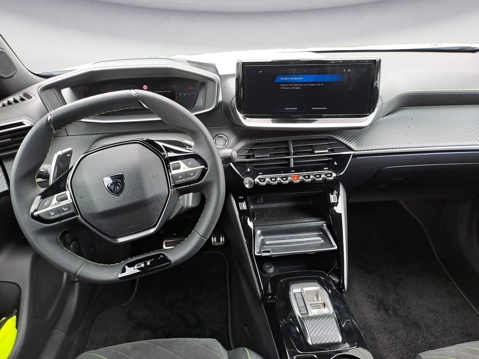 Peugeot - 2008 GT HYBRID 136 e-DSC6