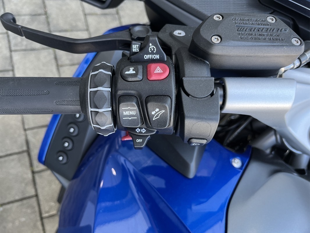BMW Motorrad - R 1250 RT mit Werksgarantie bis Januar 2027