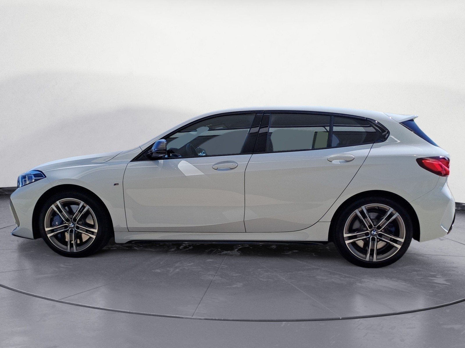 BMW - M135i xDrive