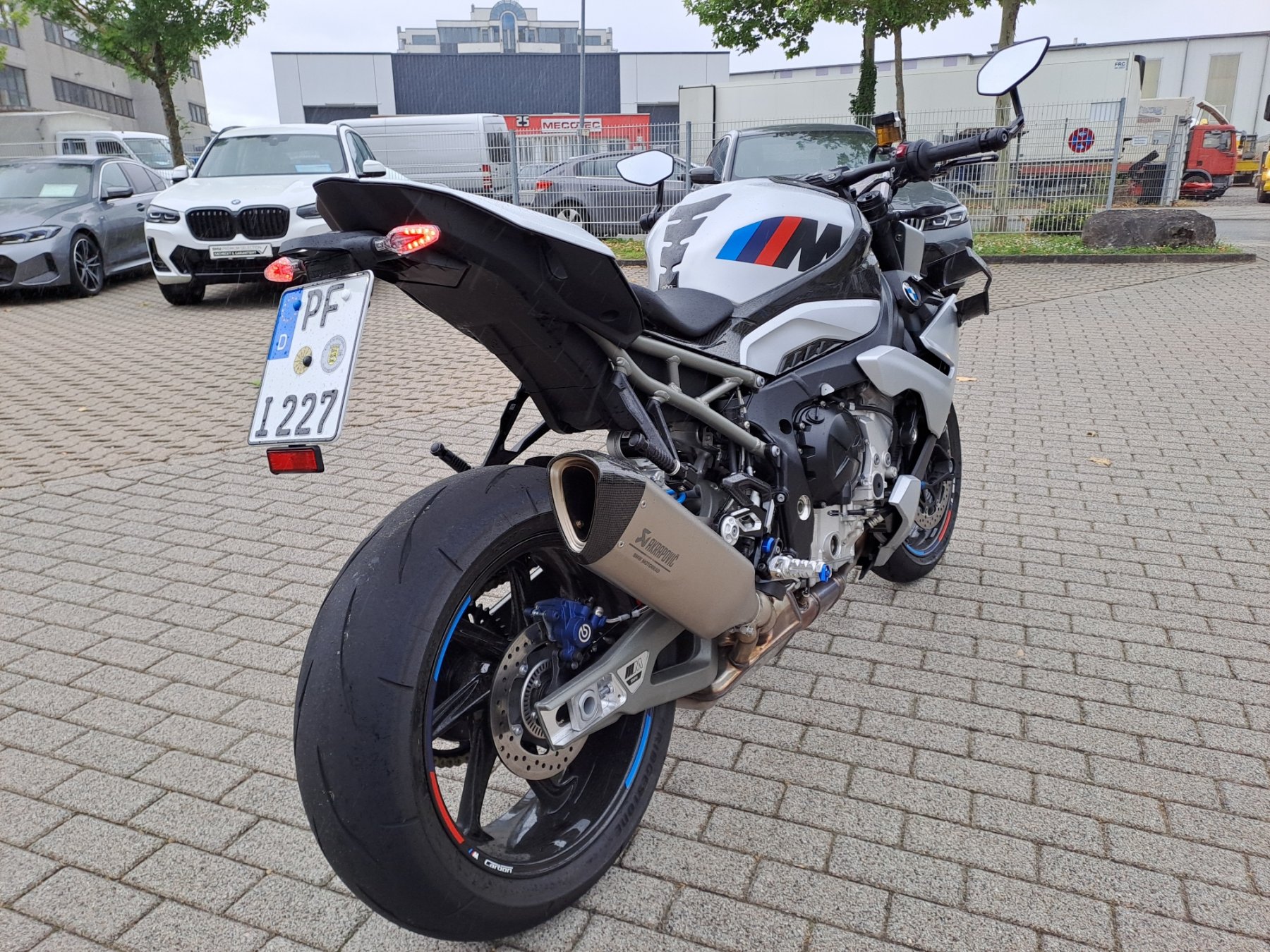 BMW Motorrad - M 1000 R
