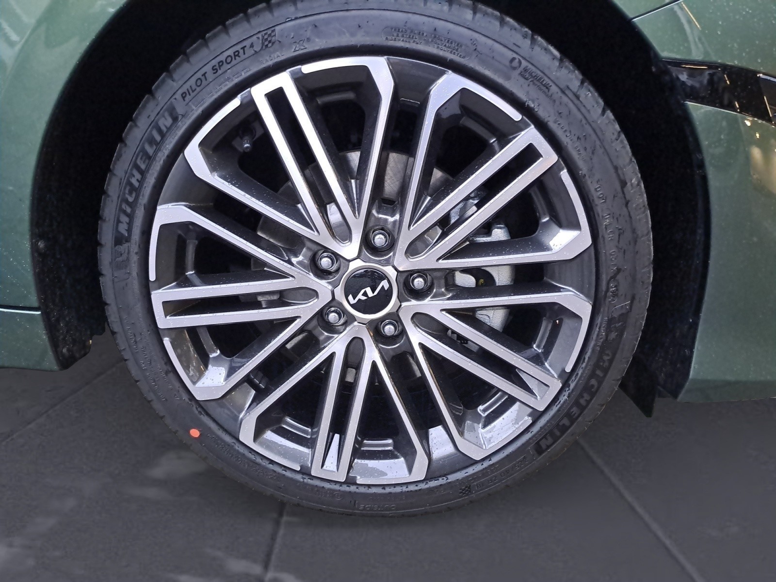 Kia - ProCeed 1.5 T-GDI DCT GT-line