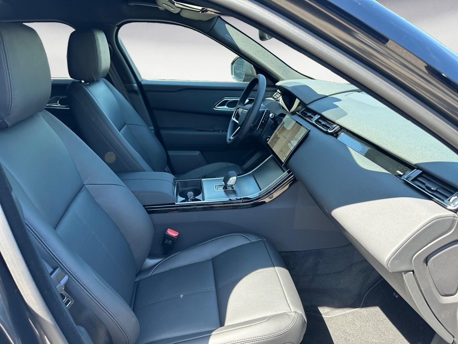 Land Rover - Range Rover Velar P400e S Hybrid