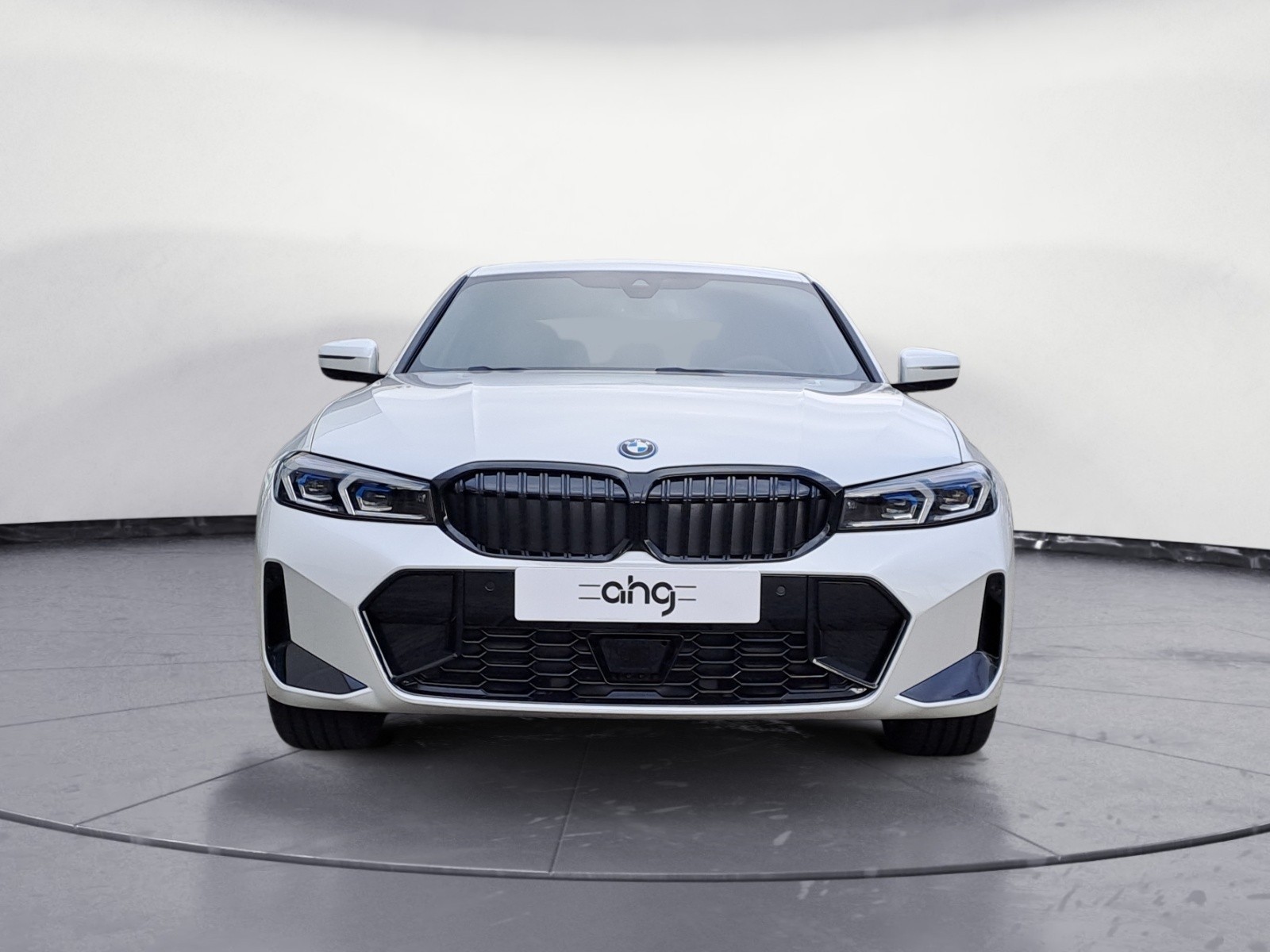 BMW - 330e xDrive Limousine