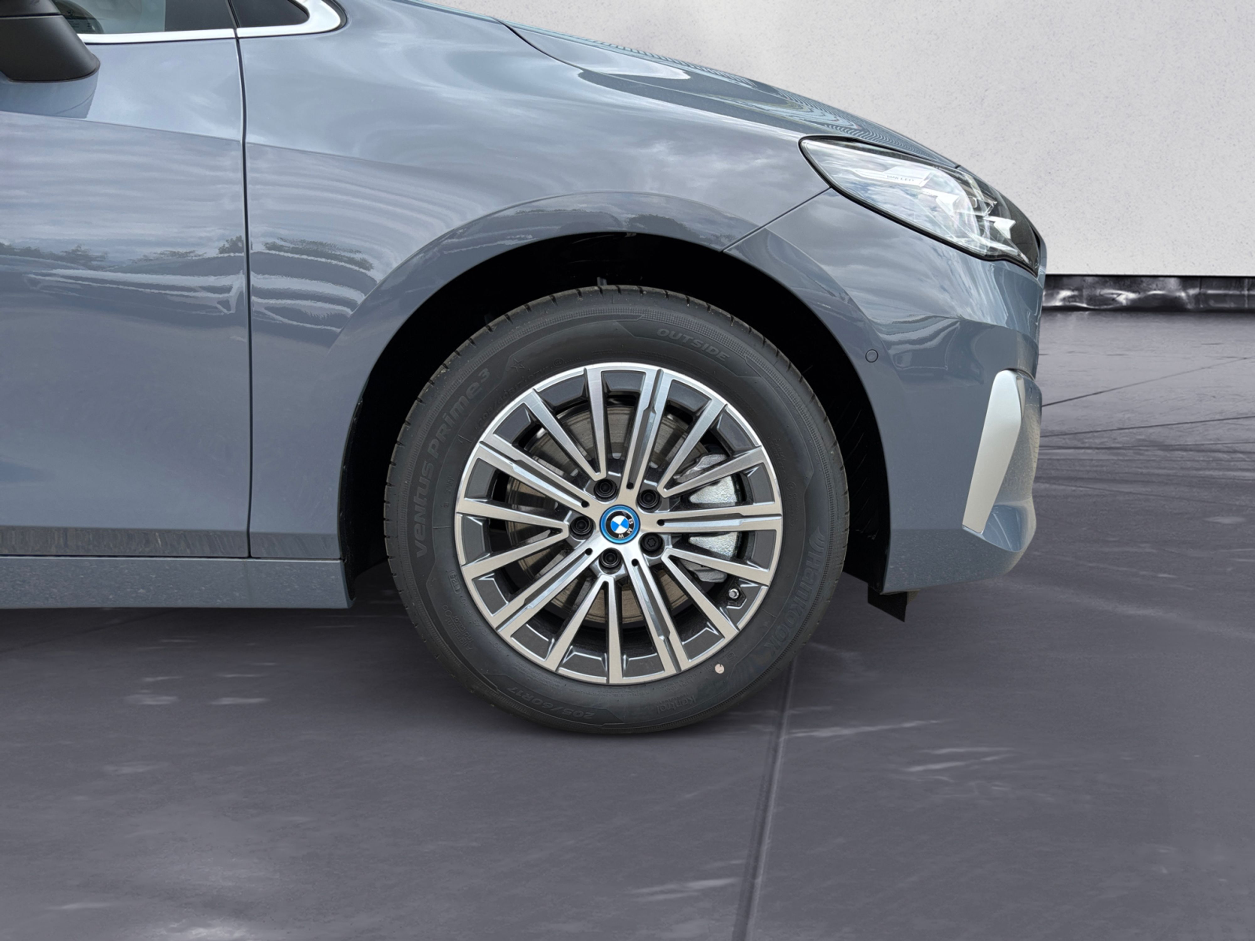 BMW - 230e xDrive Active Tourer