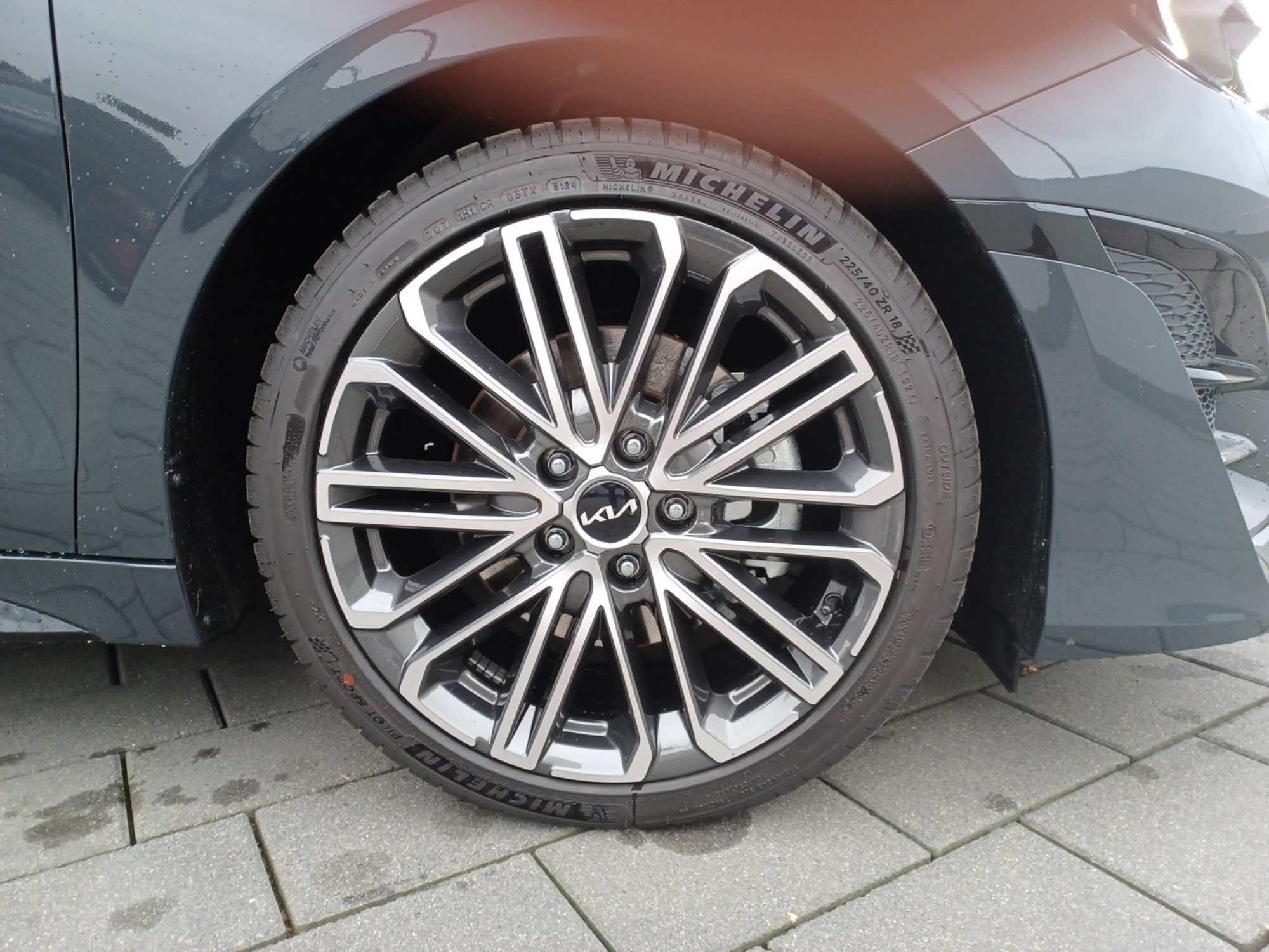 Kia - ProCeed 1.5 T-GDI DCT GT-line
