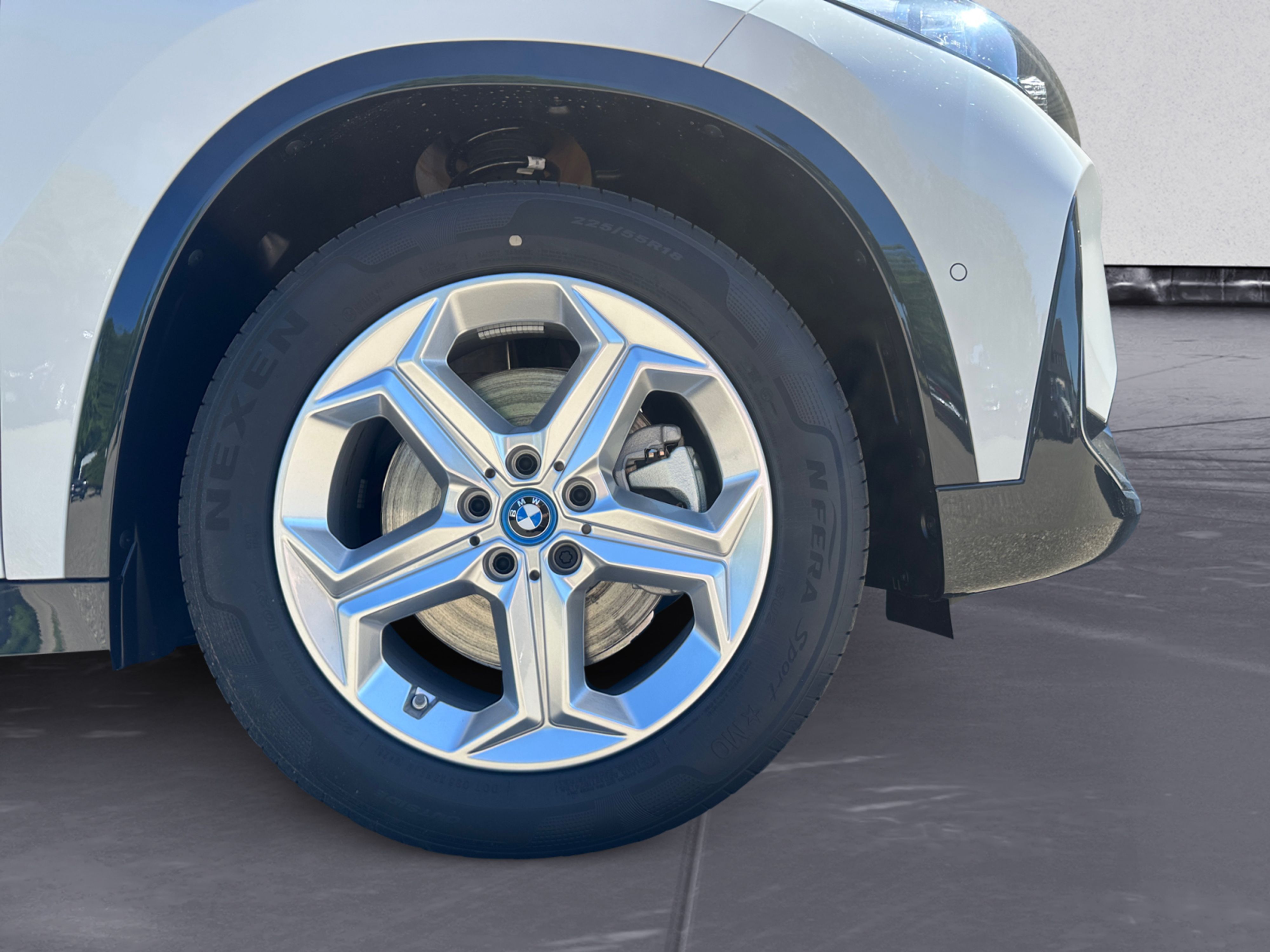 BMW - iX1 xDrive30