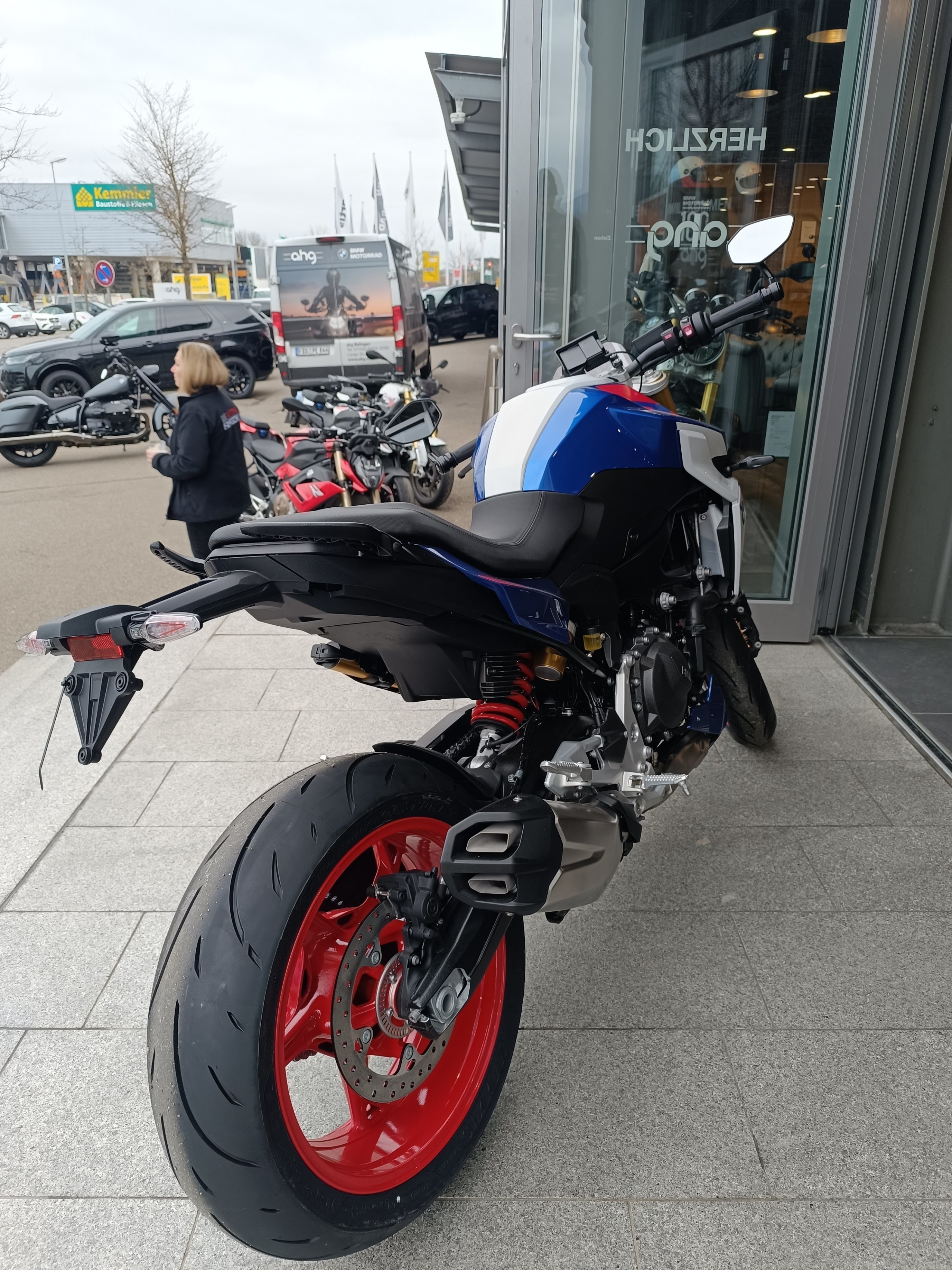 BMW Motorrad - F 900 R mit Werksgarantie bis 2028