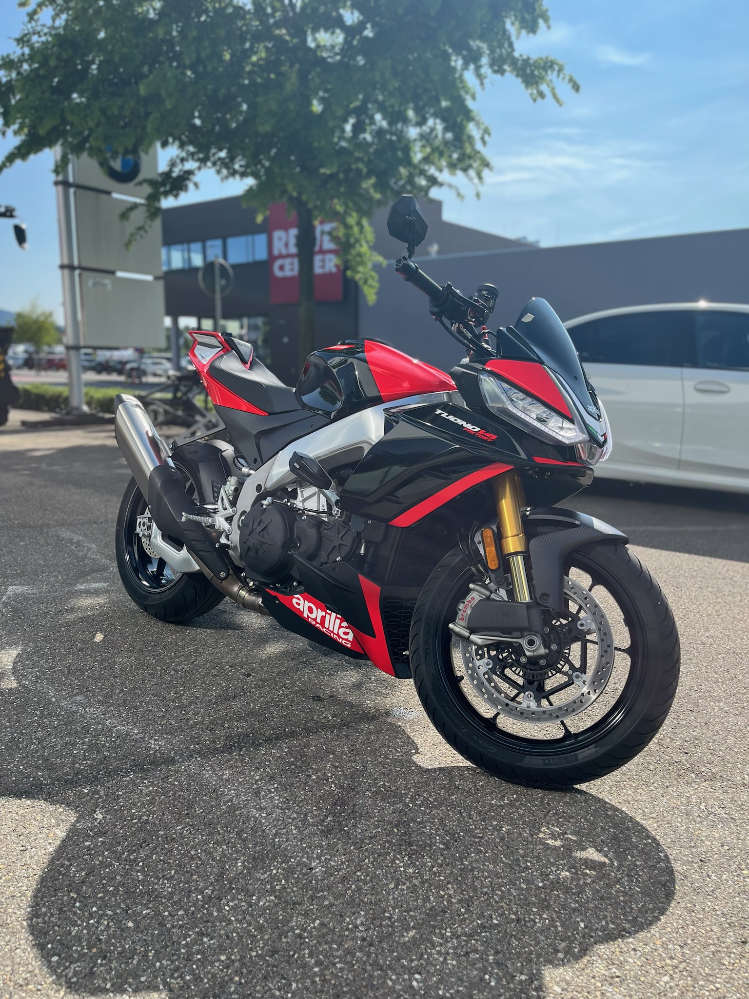 Aprilia - Tuono V4 1100 Factory mit Werksgarantie bis 2026