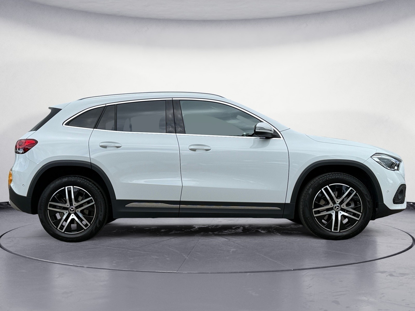 Mercedes-Benz - GLA 220 d 4MATIC