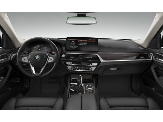 BMW - 530i xDrive Touring