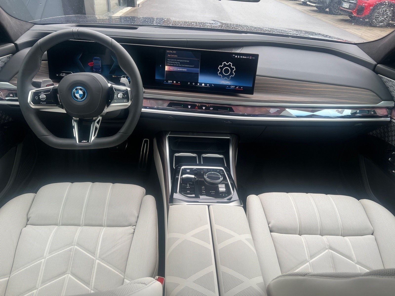 BMW - 750e xDrive