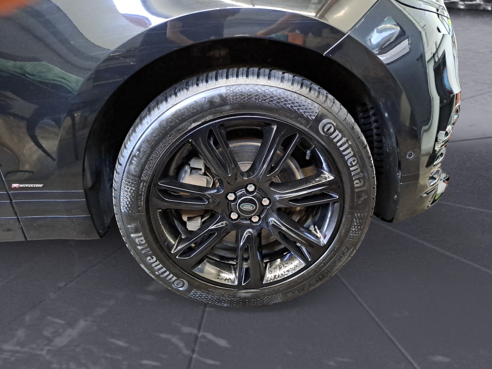 Land Rover - Range Rover Velar P400e R-Dynamic