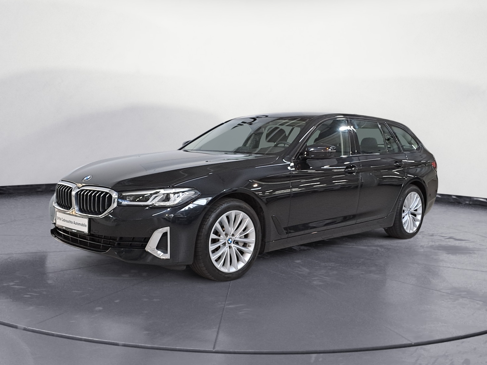 BMW - 530i xDrive Touring Luxury Line