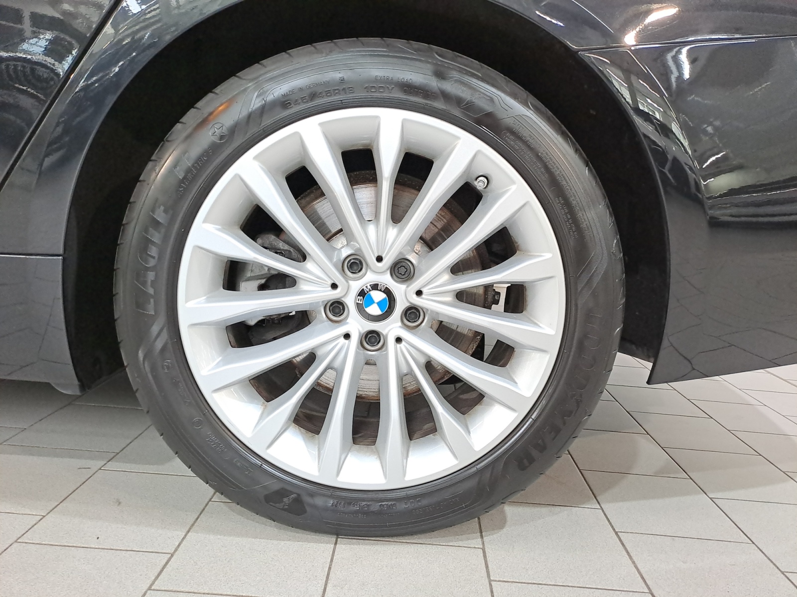 BMW - 530i xDrive Touring Luxury Line