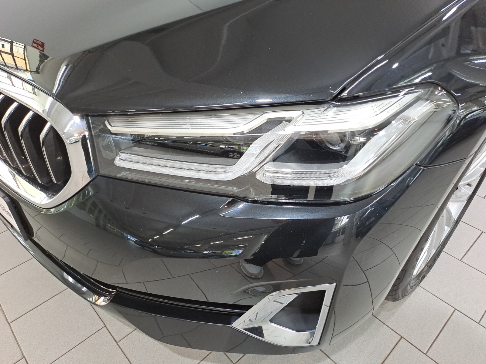 BMW - 530i xDrive Touring Luxury Line