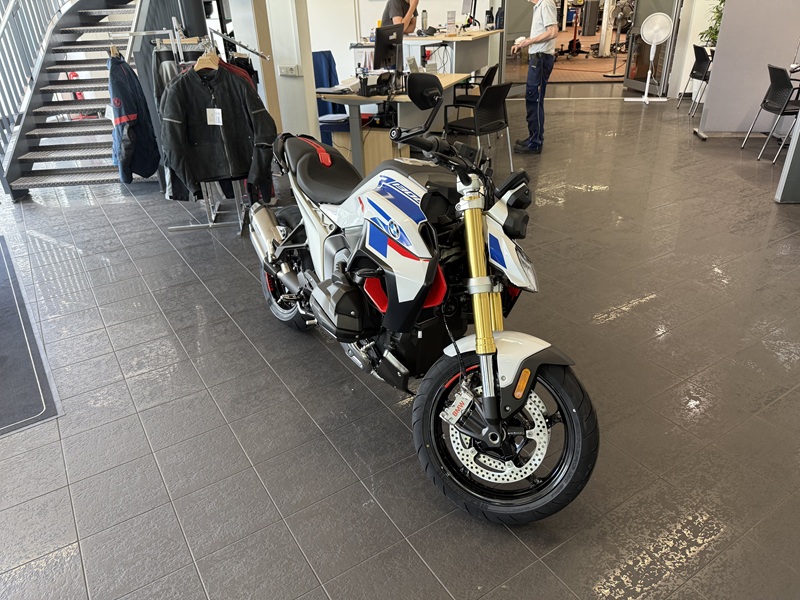 BMW Motorrad - R 1300 R Neufahrzeug sofort verfügbar