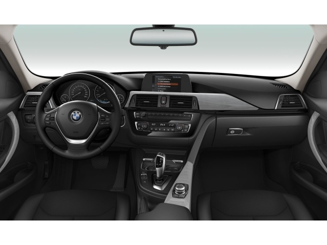 BMW - 320i Advantage