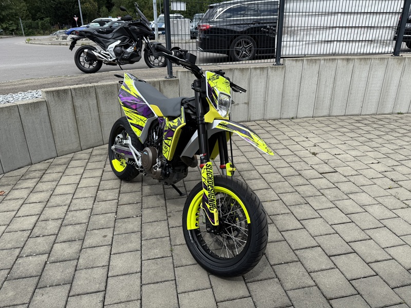 Autres - 701 Supermoto mit 1 Jahr Gewährleistung