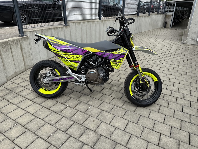 Autres - 701 Supermoto mit 1 Jahr Gewährleistung