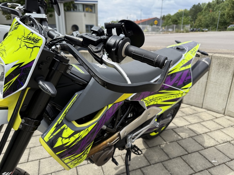 Autres - 701 Supermoto mit 1 Jahr Gewährleistung