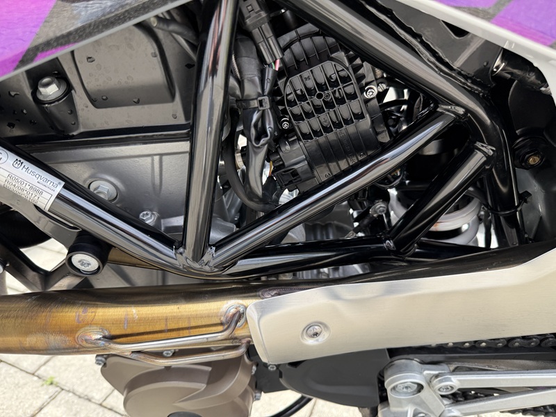 Autres - 701 Supermoto mit 1 Jahr Gewährleistung