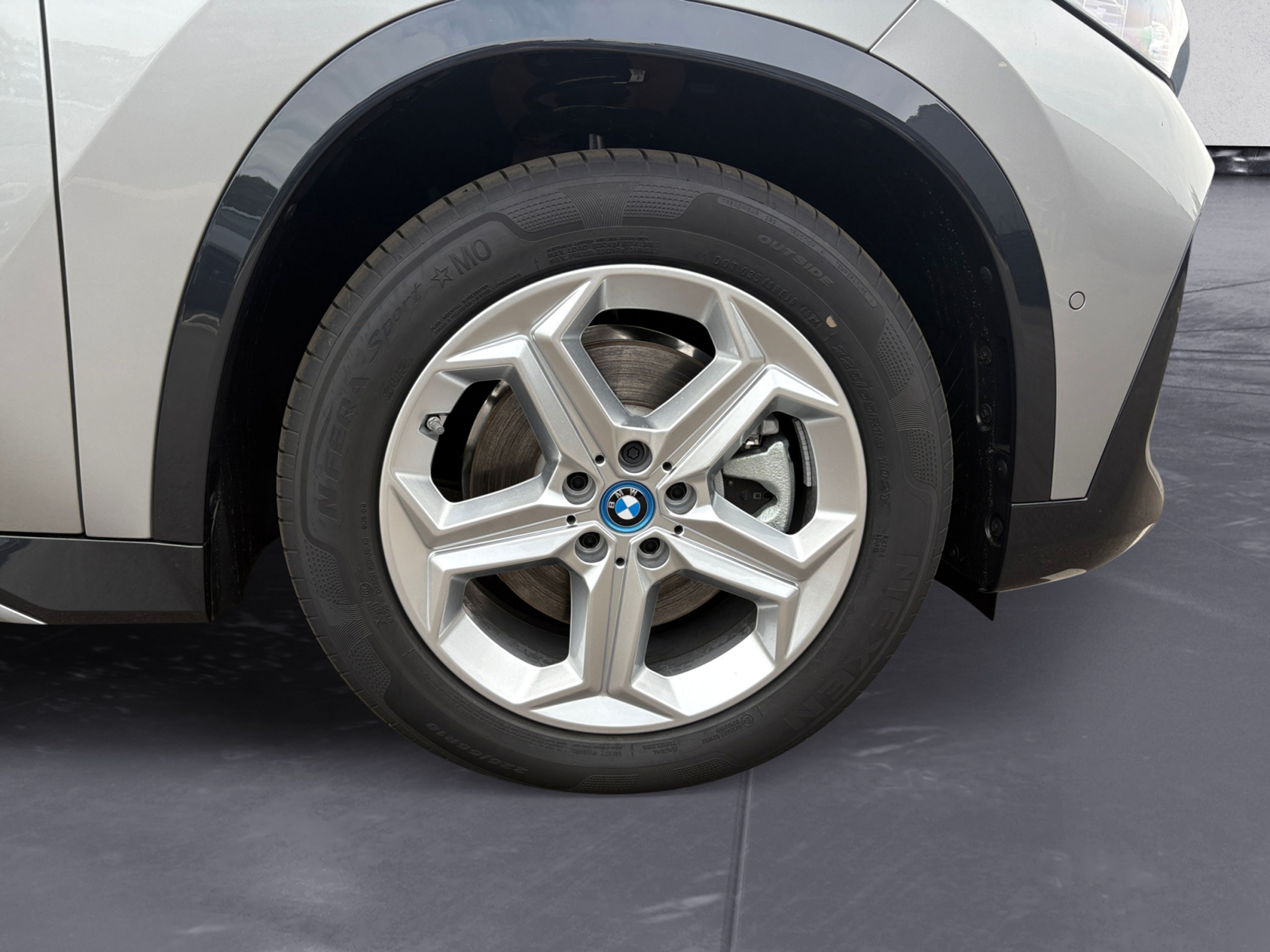 BMW - iX1 xDrive30
