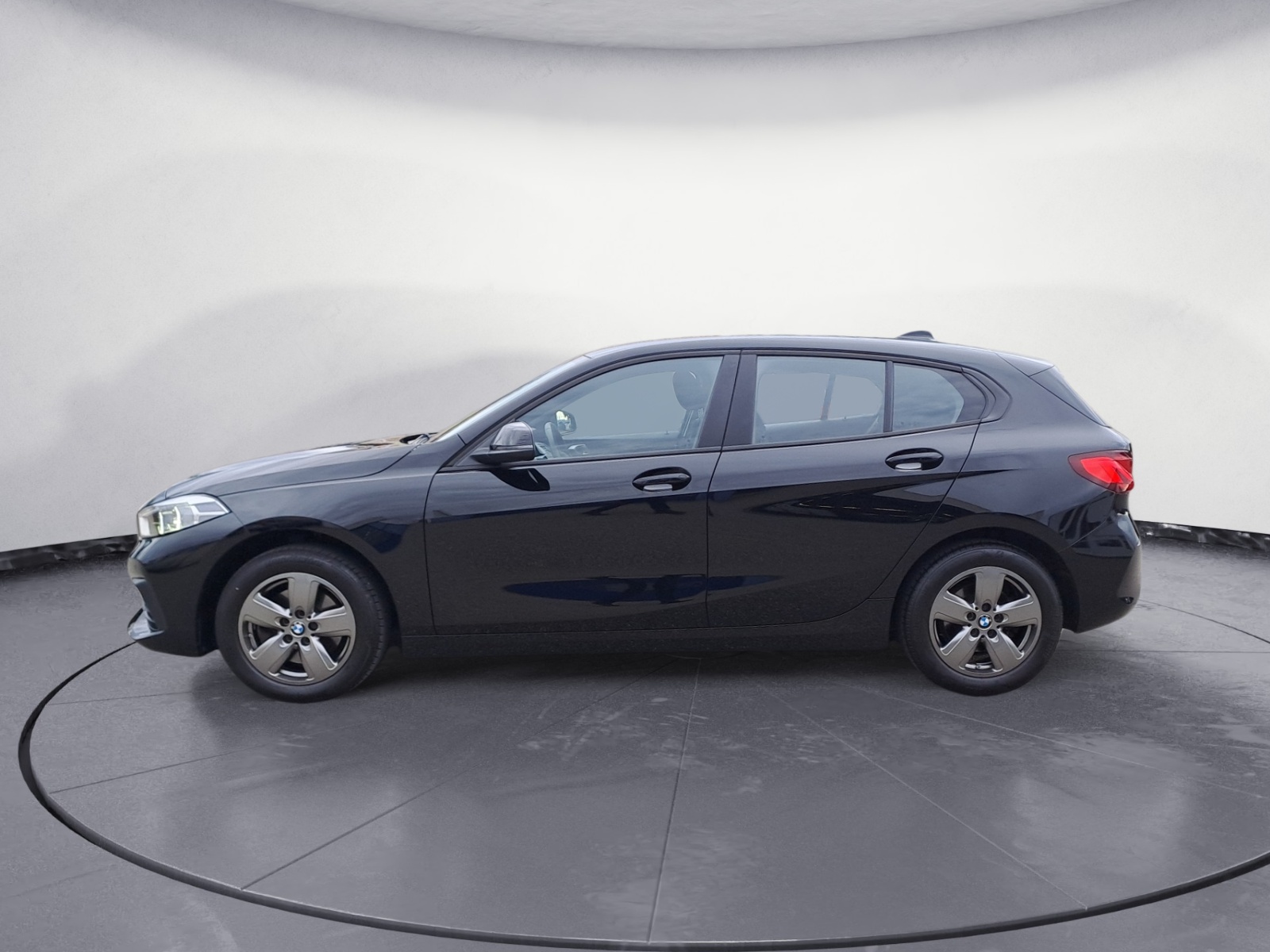 BMW - 118i Advantage