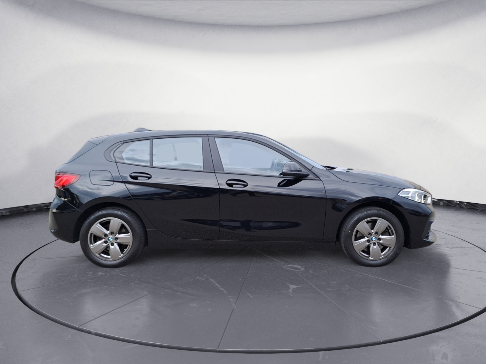 BMW - 118i Advantage