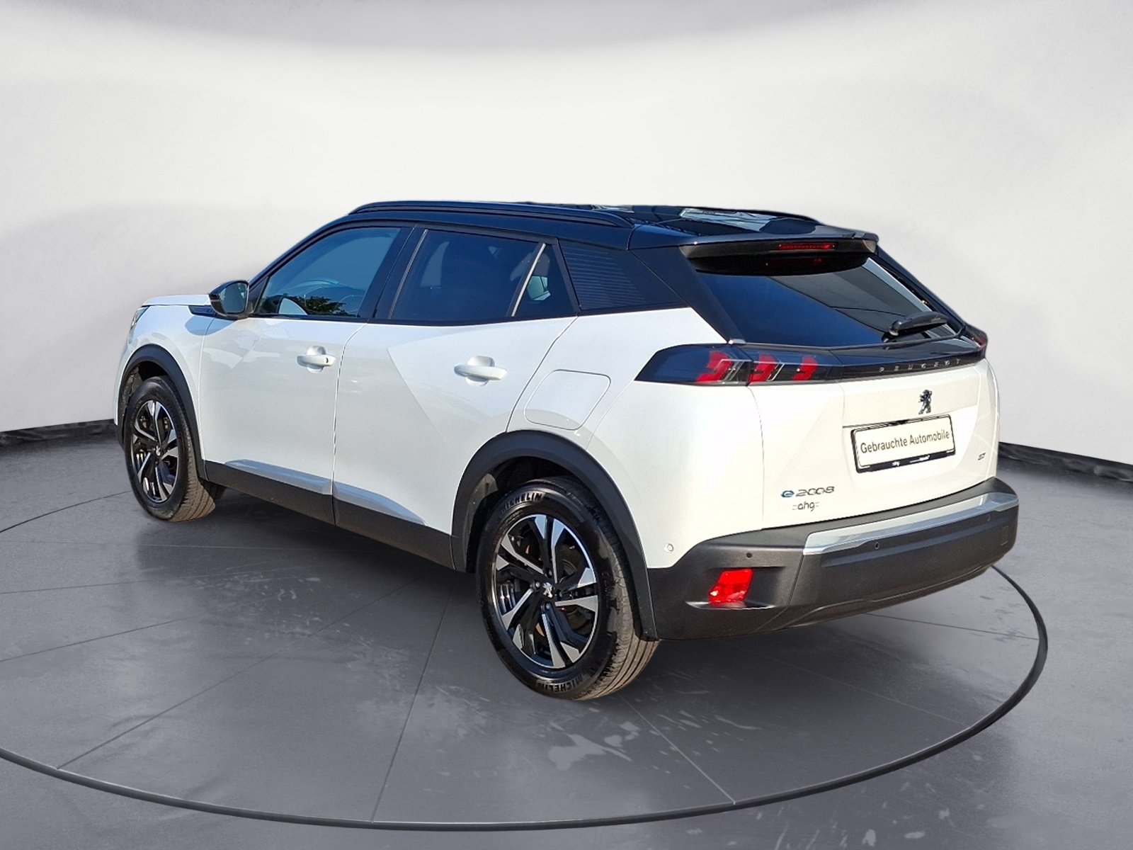 Peugeot - e-2008 136 Allure