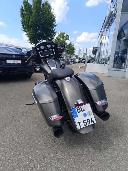 BMW Motorrad - R 18 B mit Jekill & Hyde