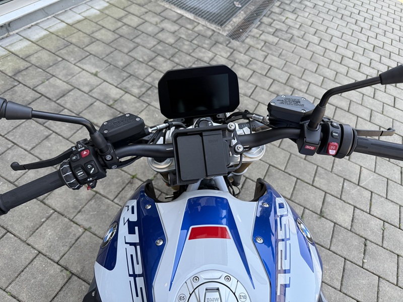 BMW Motorrad - R 1250 R mit 3 Paketen, Werksgarantie uvm.