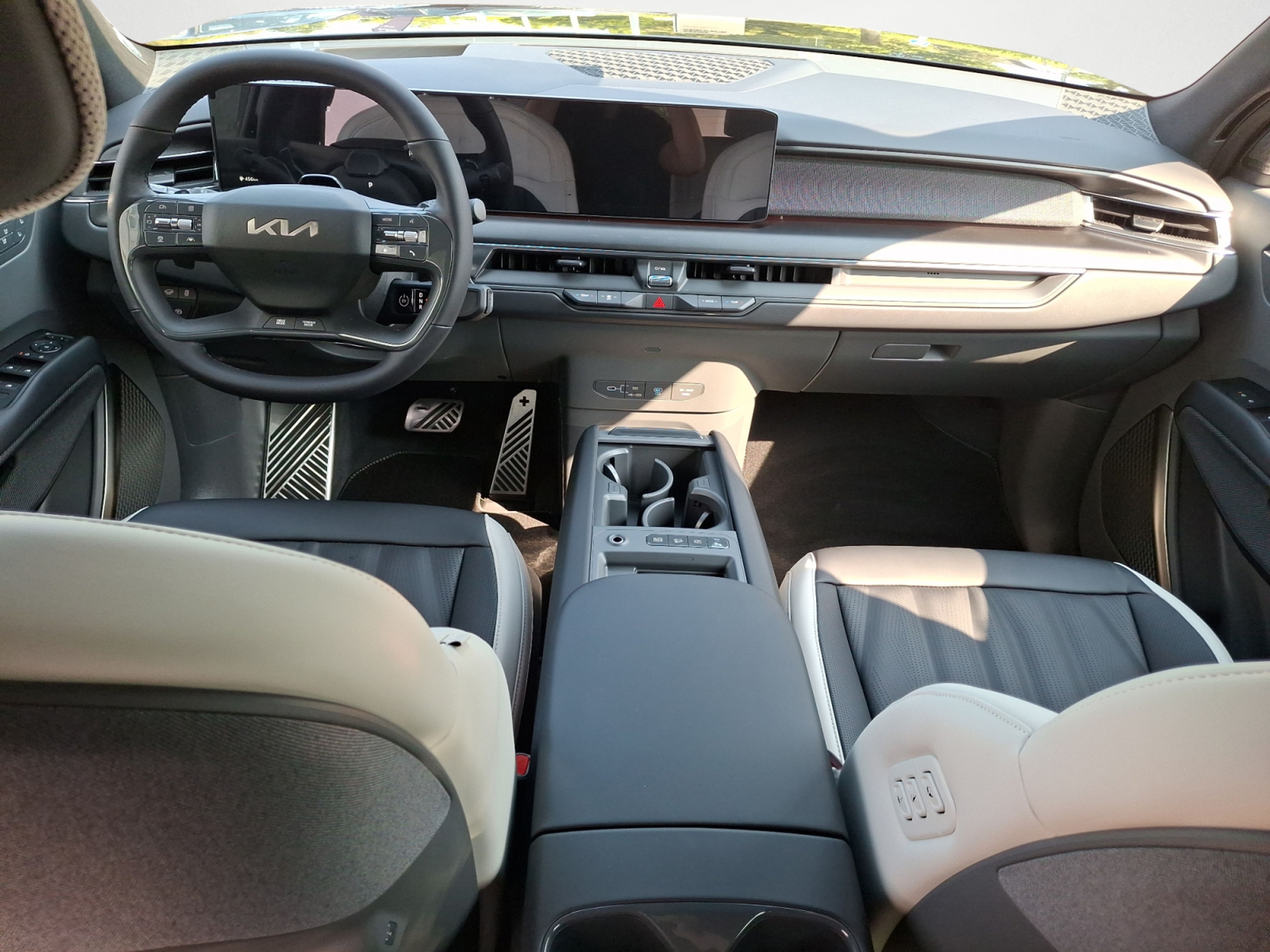 Kia - EV9 AWD GT-Line LAUNCH 6s RELA