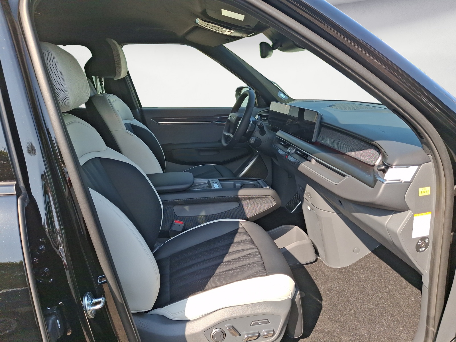 Kia - EV9 AWD GT-Line LAUNCH 6s RELA