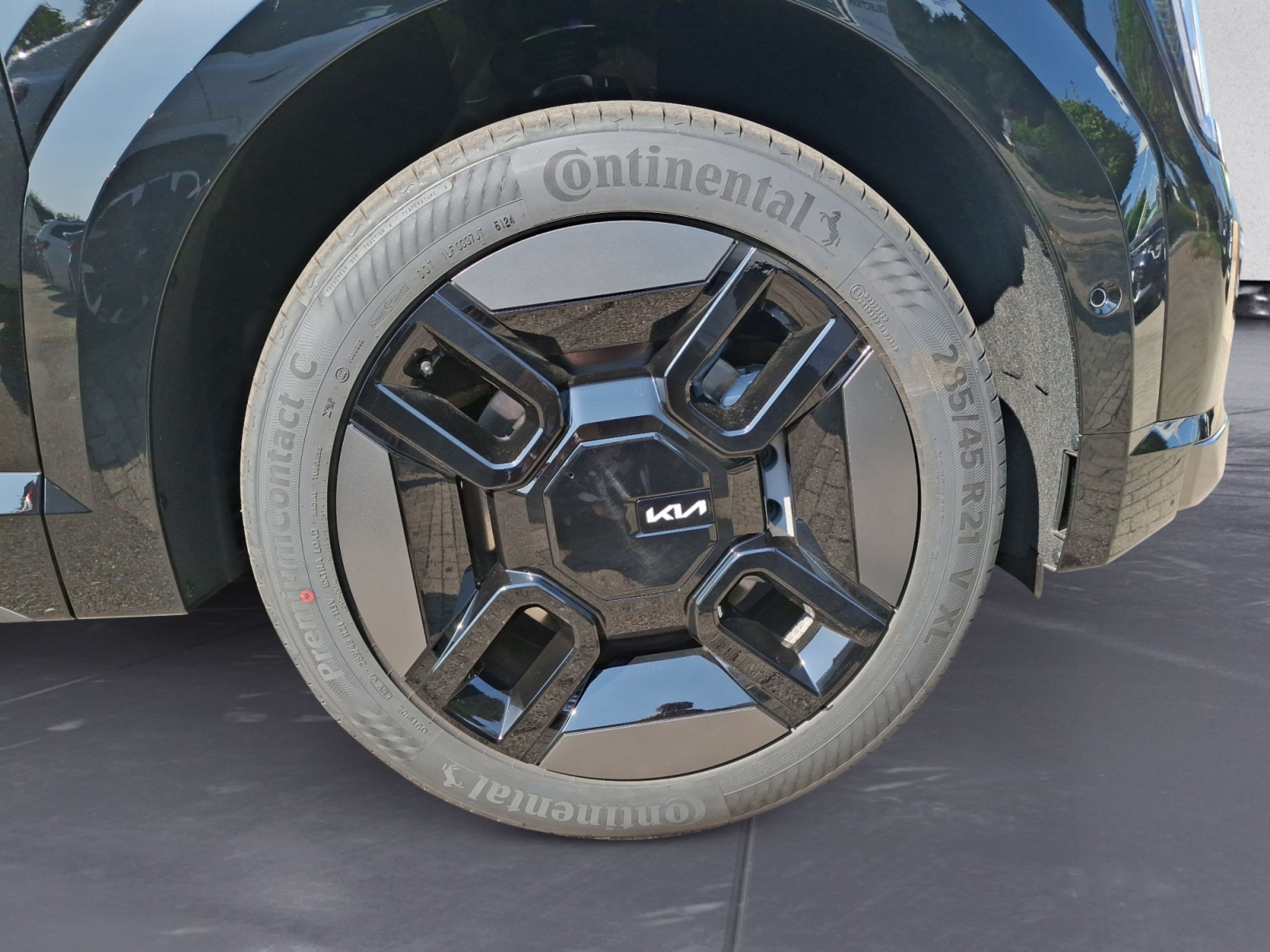 Kia - EV9 AWD GT-Line LAUNCH 6s RELA